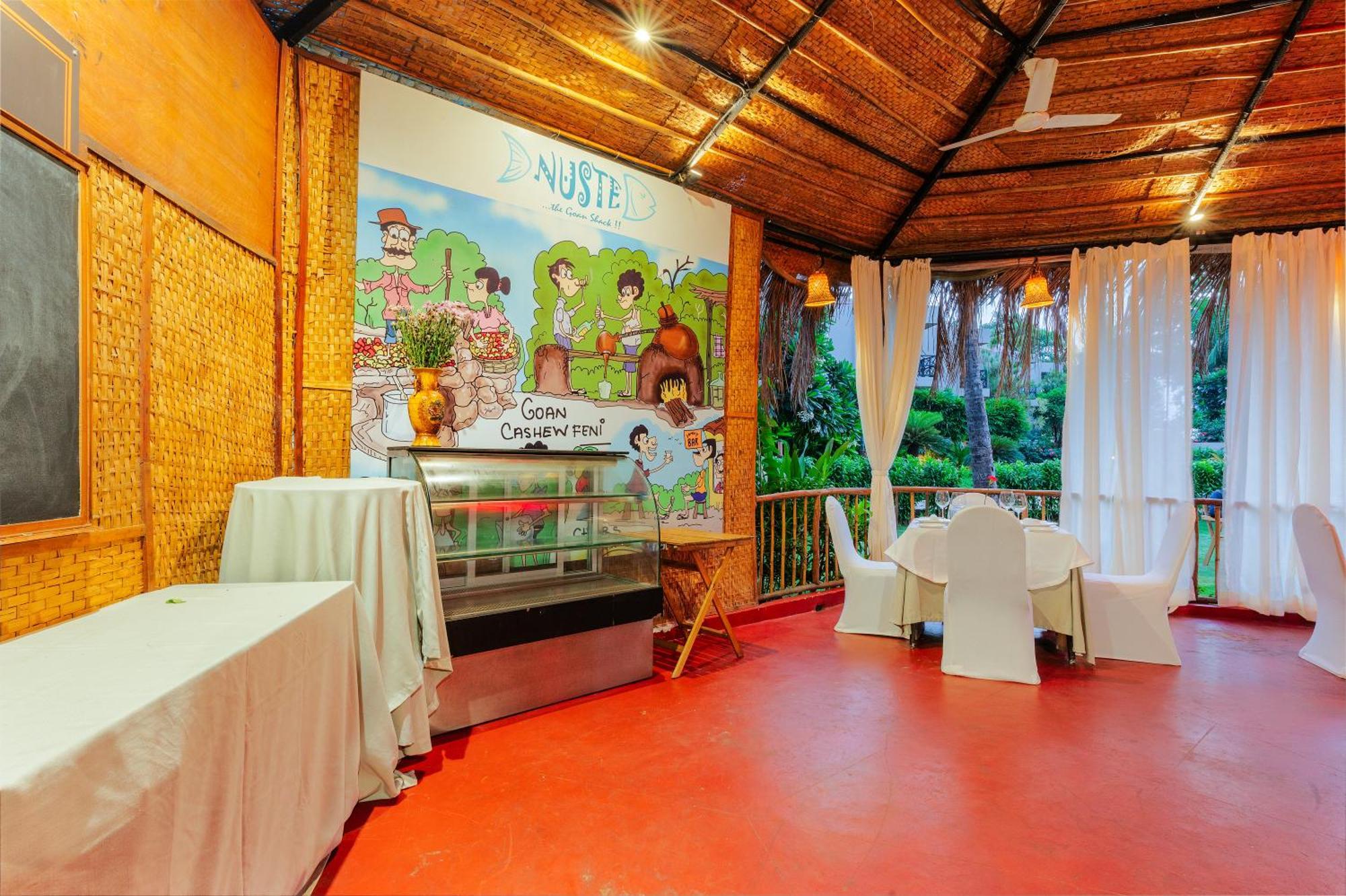 Whispering Palms Beach Resort Candolim Extérieur photo