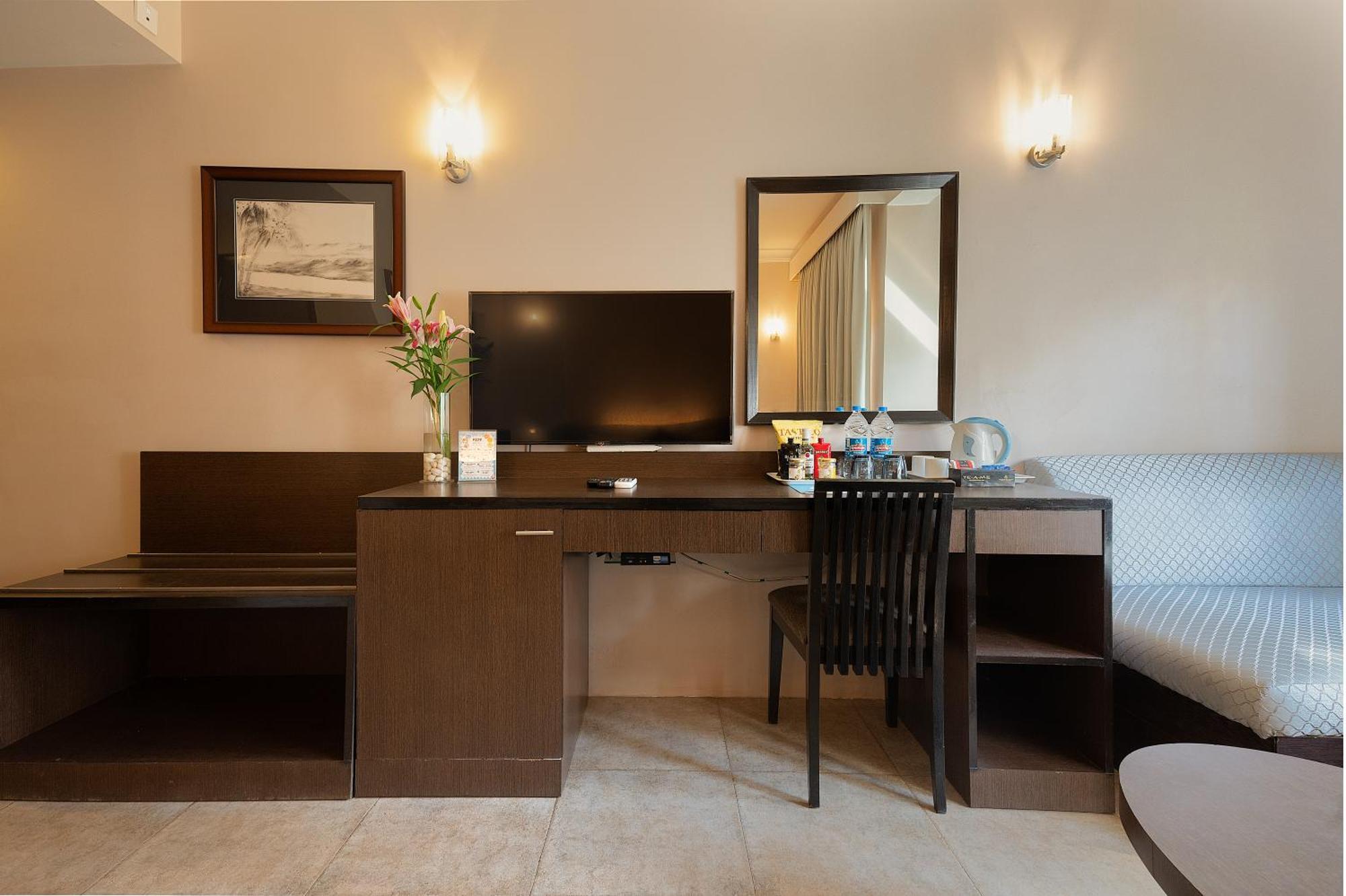 Whispering Palms Beach Resort Candolim Extérieur photo